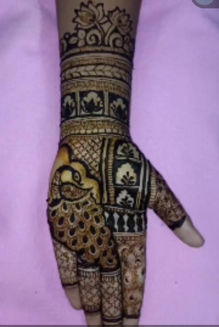 Single Hand Mehndi for young girl